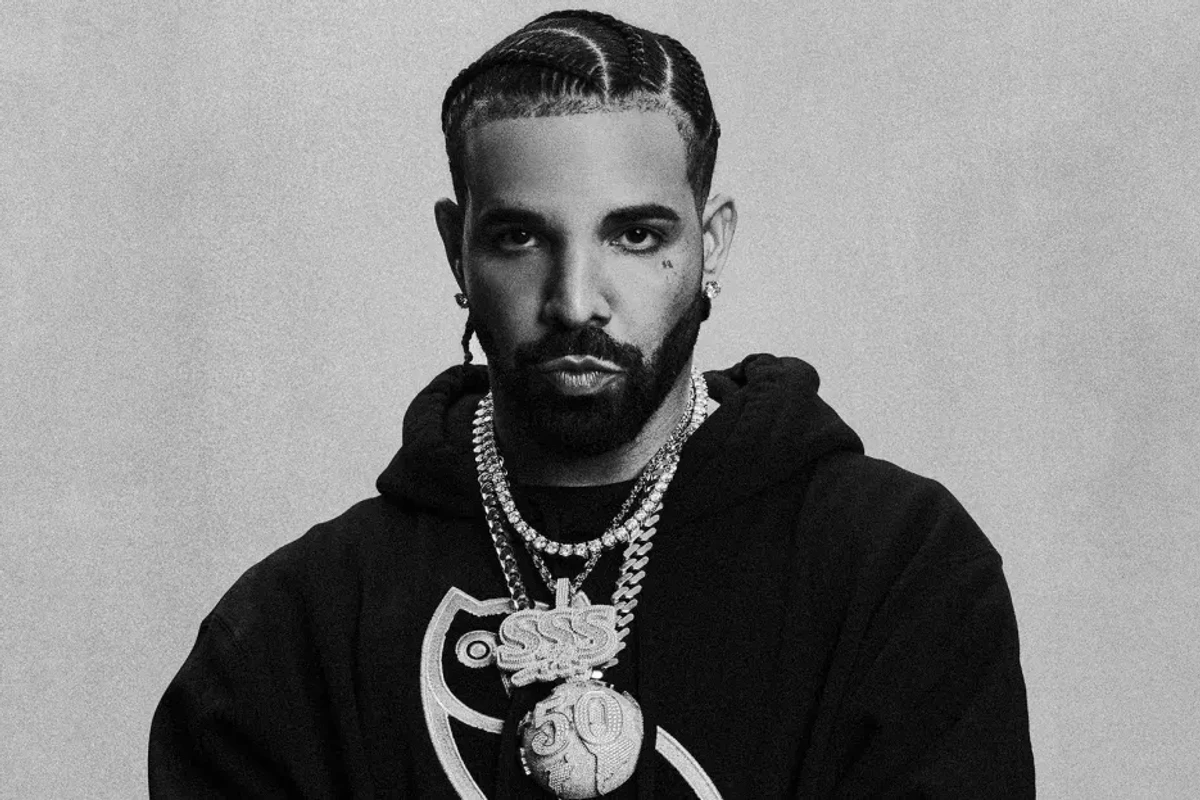 Drake performing at Summer Vibes